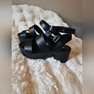 NWB Soda Platform Sandal